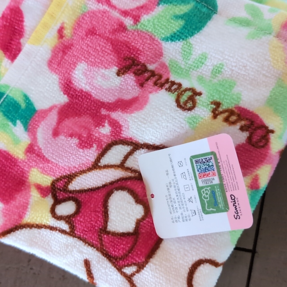 🆕 Hello Kitty Hand Towels - 2 - Picture 7 of 9